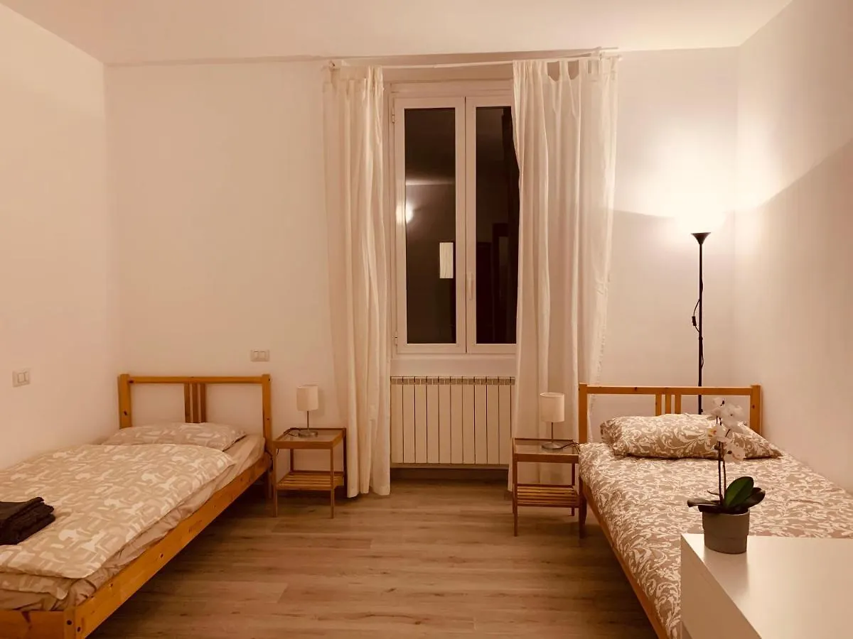 Esclusivo Trilocale Nel Cuore Di Porta Venezia Milan 0*,  Italy